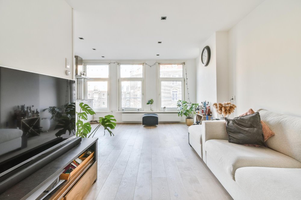 Step-by-Step Guide to Choosing Laminate Flooring for Entertaining & Hosting